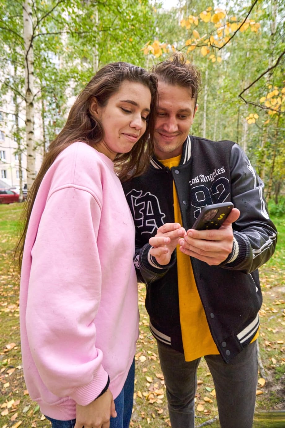 Steve Hardy snaps selfie with Molly Kit in intimate bedlust position - 4
