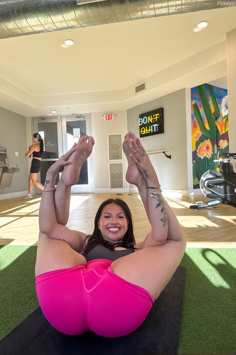 Ravyn Moore's massive sweaty tits bust free after intense gym session - 16