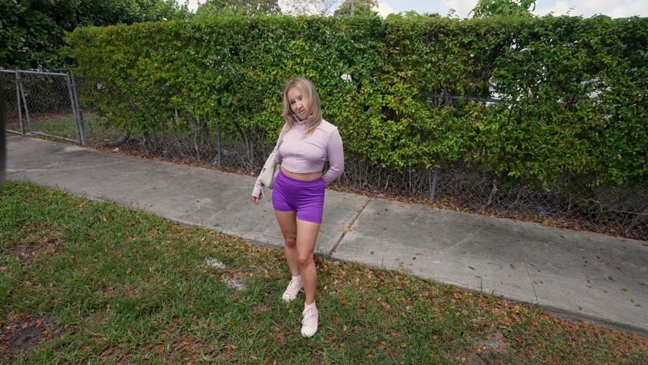 Alexandra Quintezz moans wildly while her boyfriend fucks her raw in the camper van - 2