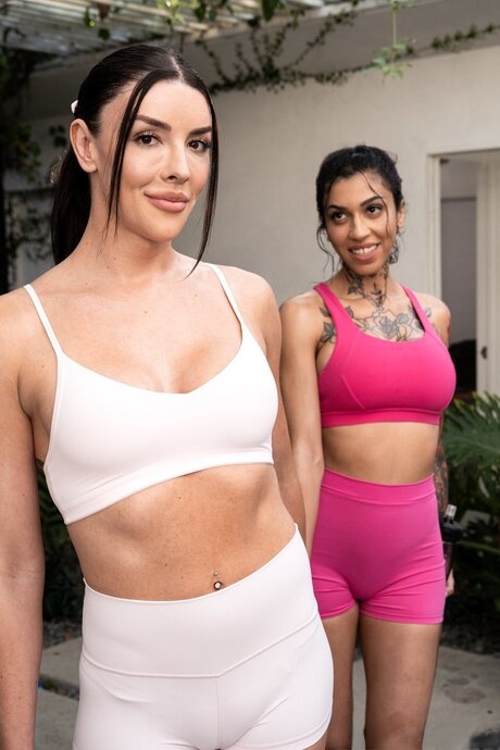 Tattooed brunette has shemale on female sex with her workout partner