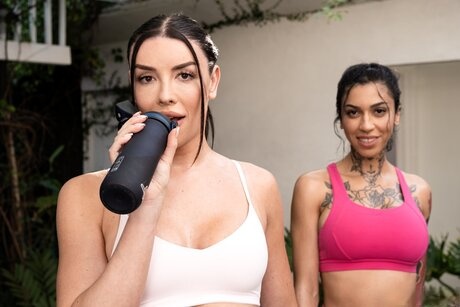 Ravyn Alexa raw anal with her busty tattooed workout slut - 4