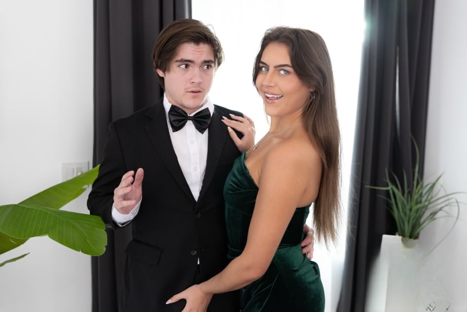 Selina Bentz expertly deepthroats and strokes Tyler's throbbing shaft in a sloppy oral handjob frenzy - 1