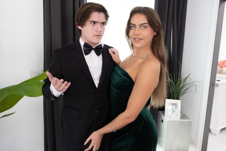 Selina Bentz expertly deepthroats and strokes Tyler's throbbing shaft in a sloppy oral handjob frenzy - 2