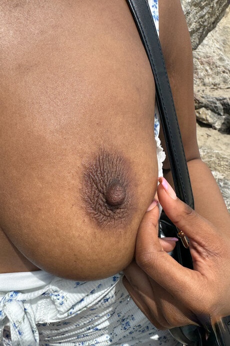 Lana Gee: Passera nuda e piedi ebony che lastricano la sua giornata di sensazioni - 16