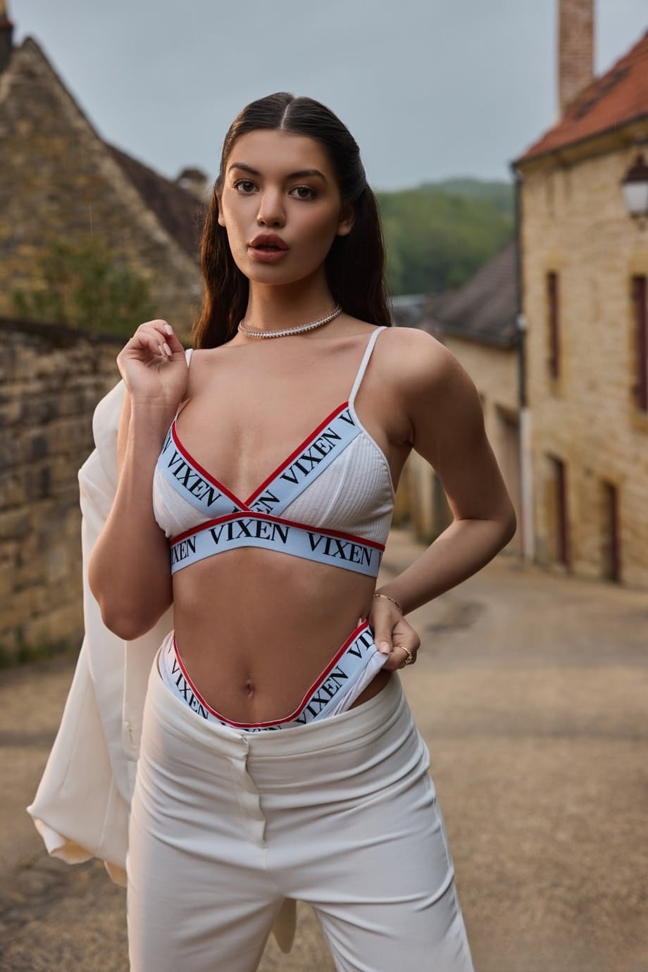 Anna Bella haletante avale une queue après avoir chevauché passionnément une grosse bite épaisse - 3