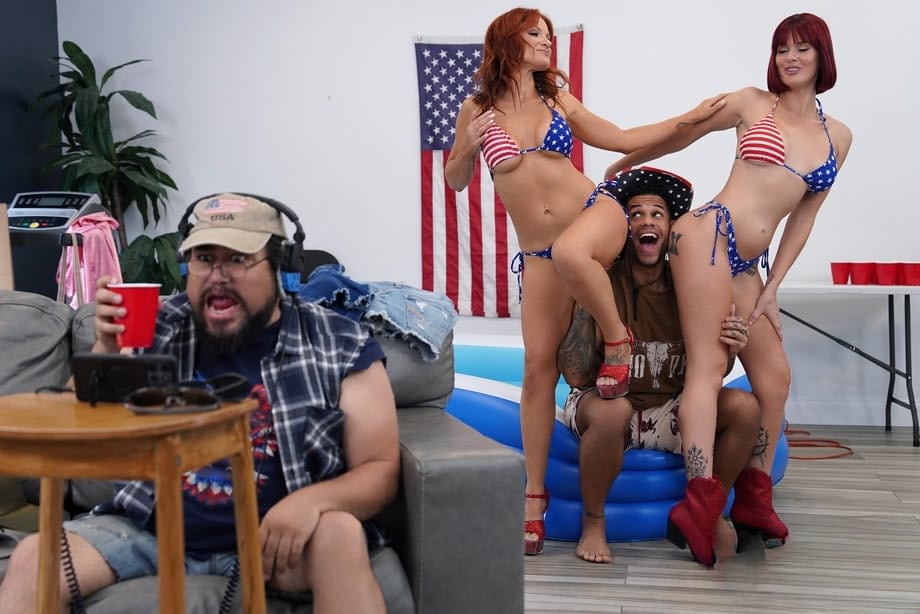 La seductora y impresionante pelirroja de Elise London enciende un desenfrenado festín lésbico entre las gamers - 3