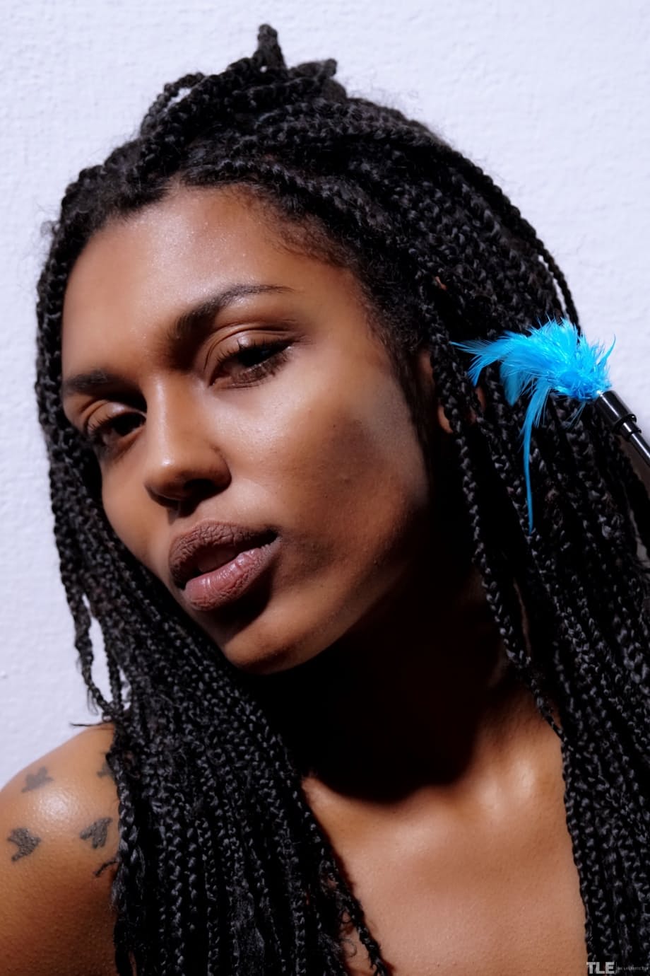 Feathers touches dripping ebony flesh while squeezing huge naked jugs - 20