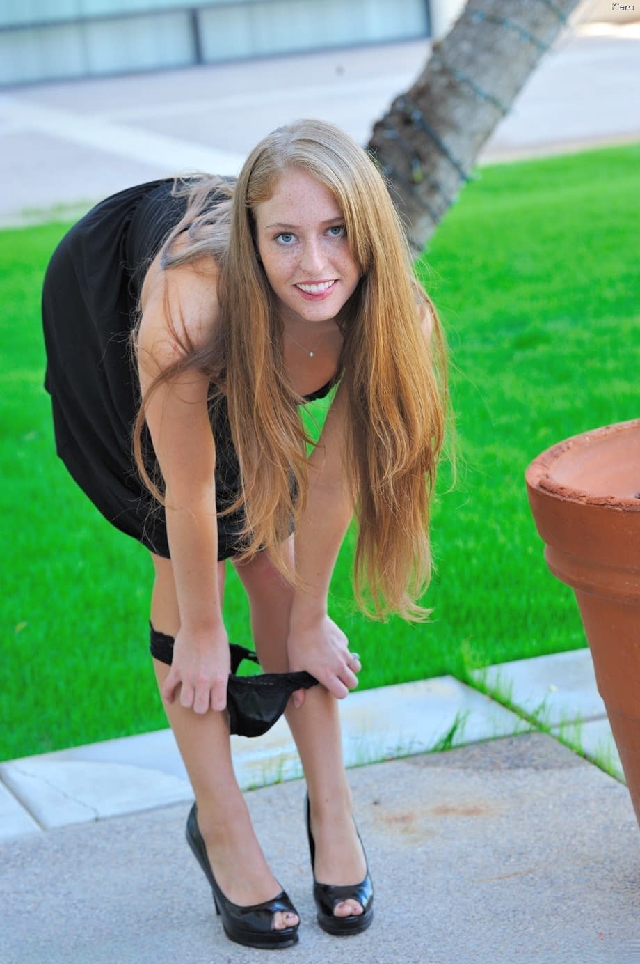 Kiera strips to heels and cums brazenly in public view - 8