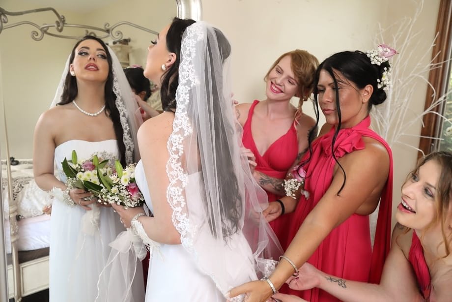 whitney wright mariée angélique qui prend du plaisir anal et pratique une profonde fellation le soir de ses noces - 10
